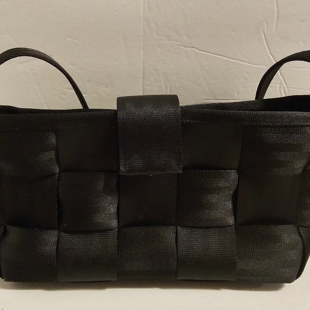 Harveys seatbelt handbag small satchel very nice condition!